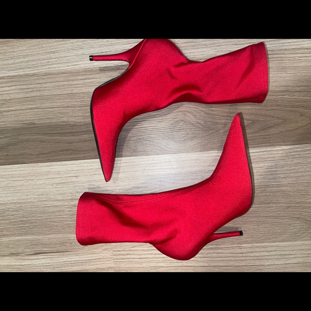 Balenciaga red ankle boot size 36 BRAND NEW NEVER WORN!!